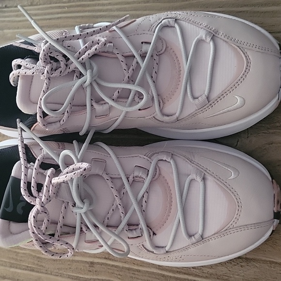 Nike NWOT Air Max Viva - Picture 2 of 7